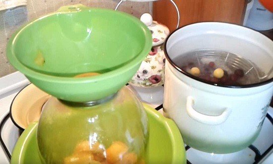  Компот ассорти на зиму из фруктов и ягод — вкуснейшие рецепты на 3 литровую банку