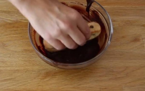 Эклеры, рецепт в домашних условиях с заварным кремом с пошаговыми фотографиями Эклеры, рецепт в домашних условиях с заварным кремом с пошаговыми фотографиями