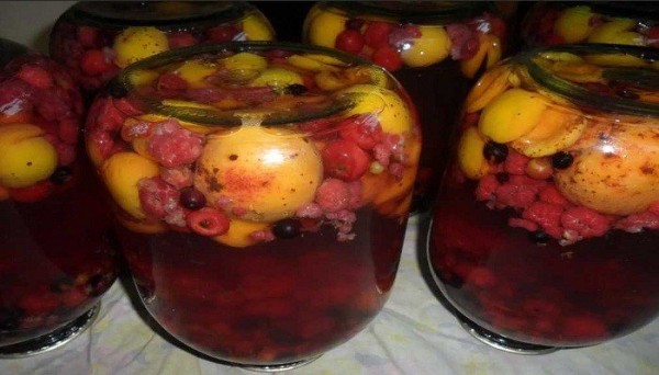 Компот ассорти на зиму из фруктов и ягод — вкуснейшие рецепты на 3 литровую банку
