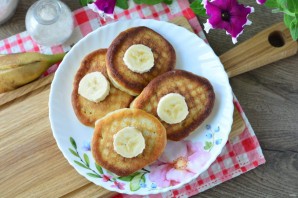 Банановые оладьи на сметане