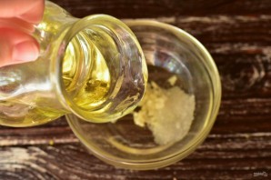 Бородинские сухарики с чесноком в духовке