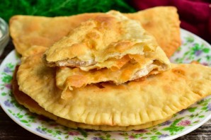 Чебуреки на сметане Чебуреки на сметане