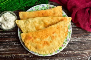 Чебуреки на сметане Чебуреки на сметане