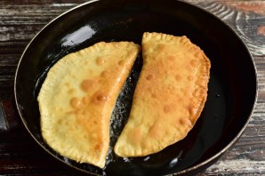 Чебуреки на сметане Чебуреки на сметане