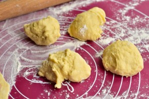 Чебуреки на сметане Чебуреки на сметане