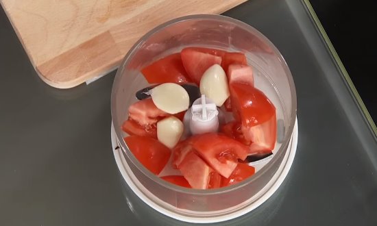  Острая аджика с яблоками на зиму — рецепты приготовления из помидор и перца с варкой