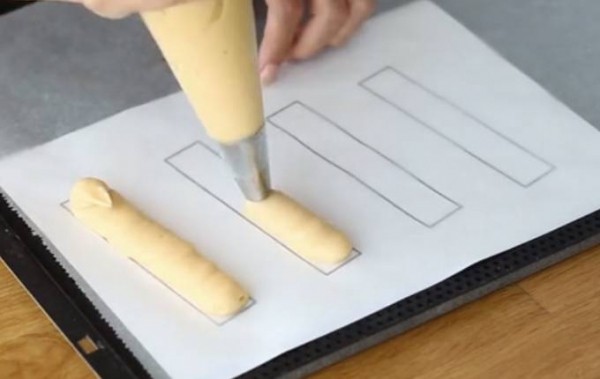 Эклеры, рецепт в домашних условиях с заварным кремом с пошаговыми фотографиями Эклеры, рецепт в домашних условиях с заварным кремом с пошаговыми фотографиями