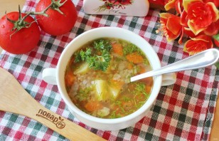 Гречневый суп с помидорами