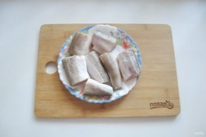 Хек тушеный в соевом соусе