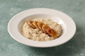 Ячневая каша с бананом