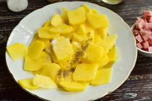 Картошка с карбонатом в духовке Картошка с карбонатом в духовке