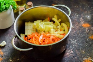 Кубанский салат с баклажанами на зиму