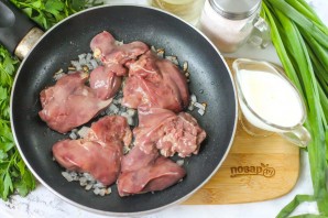 Куриная печень в горчичном соусе