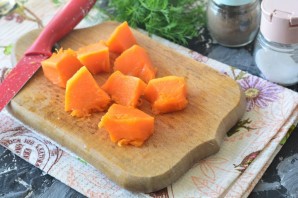 Куриные бедра с тыквой в духовке