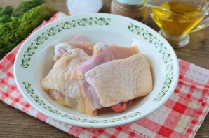 Куриные бедра в майонезе в духовке