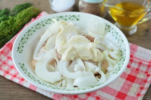 Куриные бедра в майонезе в духовке