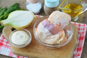 Куриные бедра в майонезе в духовке