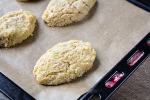 Куриные котлеты с кабачком в духовке