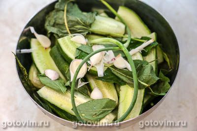 Малосольные огурцы на минералке Малосольные огурцы на минералке