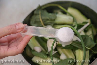 Малосольные огурцы на минералке Малосольные огурцы на минералке