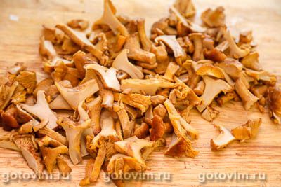 Мини пицца с беконом и жареными лисичками