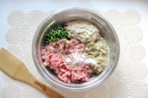 Мясные котлеты с баклажанами