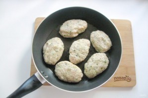 Мясные котлеты с баклажанами