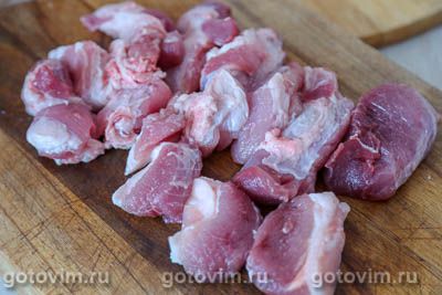 Овощное рагу с мясом, баклажанами и рисом в горшочке