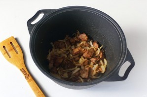 Пекинская капуста тушеная с мясом