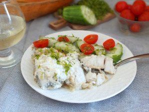 Пикша в сметанном соусе