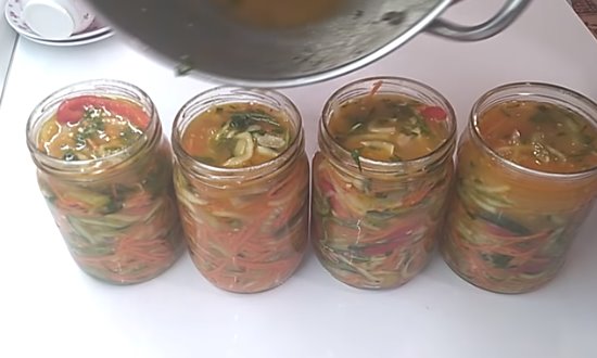 Рецепты закуски из кабачков на зиму, простые и вкусные, пальчики оближешь Рецепты закуски из кабачков на зиму, простые и вкусные, пальчики оближешь