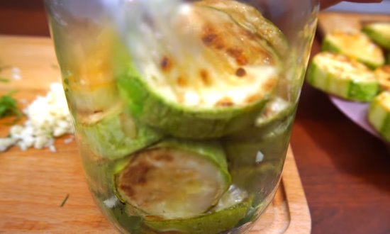 Рецепты закуски из кабачков на зиму, простые и вкусные, пальчики оближешь Рецепты закуски из кабачков на зиму, простые и вкусные, пальчики оближешь