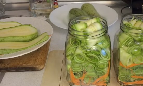 Рецепты закуски из кабачков на зиму, простые и вкусные, пальчики оближешь Рецепты закуски из кабачков на зиму, простые и вкусные, пальчики оближешь