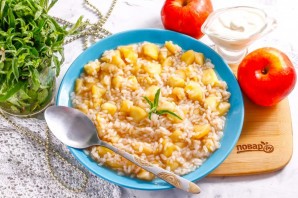 Рисовая каша с яблоками в мультиварке
