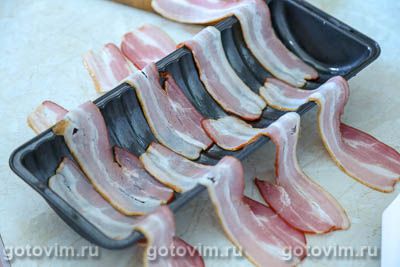 Рулет из индейки с омлетом, сладким перцем и беконом Рулет из индейки с омлетом, сладким перцем и беконом