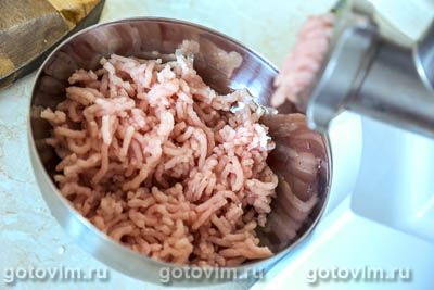 Рулет из индейки с омлетом, сладким перцем и беконом Рулет из индейки с омлетом, сладким перцем и беконом