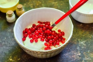 Рулет из лаваша с ягодами и творогом