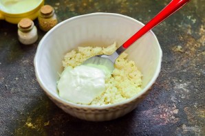 Рулет из лаваша с ягодами и творогом