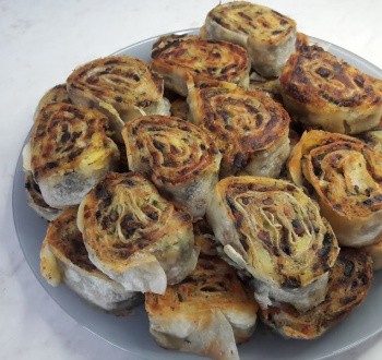 Рулеты из лаваша с картофелем и грибами