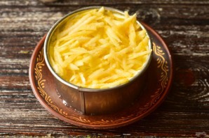 Рыбный салат с яблоком