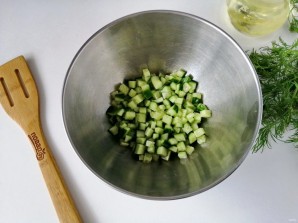 Салат из куриной грудки с сухариками Салат из куриной грудки с сухариками