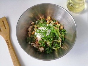 Салат из куриной грудки с сухариками Салат из куриной грудки с сухариками