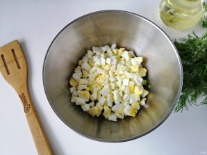 Салат из куриной грудки с сухариками Салат из куриной грудки с сухариками