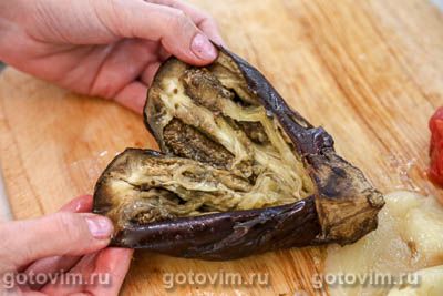 Салат из печеных овощей с грибами и чесночной заправкой Салат из печеных овощей с грибами и чесночной заправкой