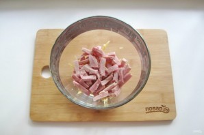 Салат из спаржевой фасоли с ветчиной