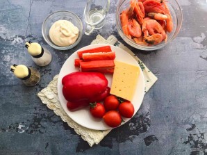 Салат "Красное море" с креветками и крабовыми палочками Салат "Красное море" с креветками и крабовыми палочками