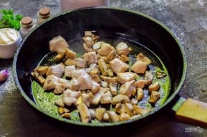 Салат "Людмила" с ветчиной и грибами Салат "Людмила" с ветчиной и грибами