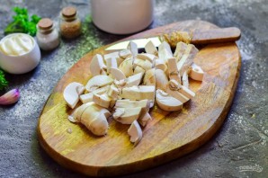 Салат "Людмила" с ветчиной и грибами Салат "Людмила" с ветчиной и грибами