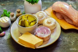 Салат "Людмила" с ветчиной и грибами Салат "Людмила" с ветчиной и грибами