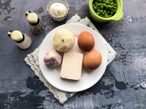 Салат с редькой и горошком